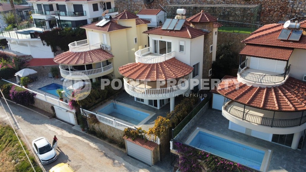 Large three-storey villa 5+1, with a total area of 300 m2, one and a half kilometers from the center of Alanya-id-7844-photo-25