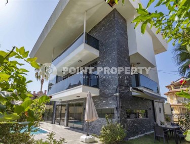 Современная трехэтажная вилла 2020 года постройки с бассейном и садом, в 200 метрах от моря-id-7845-фото-2