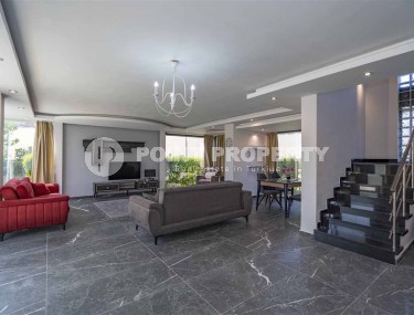 Современная трехэтажная вилла 2020 года постройки с бассейном и садом, в 200 метрах от моря-id-7845-фото-4