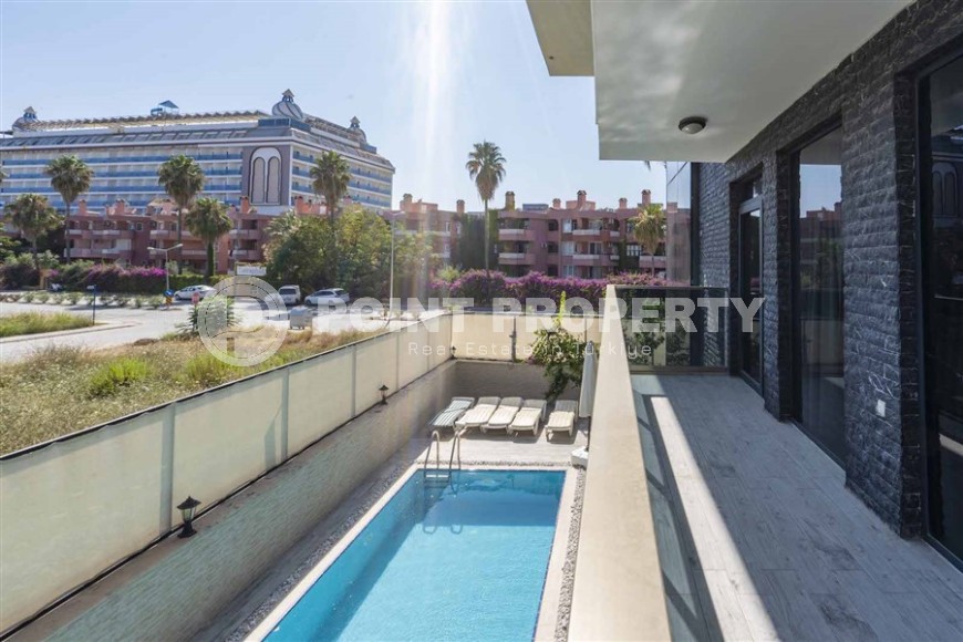 Современная трехэтажная вилла 2020 года постройки с бассейном и садом, в 200 метрах от моря-id-7845-фото-21