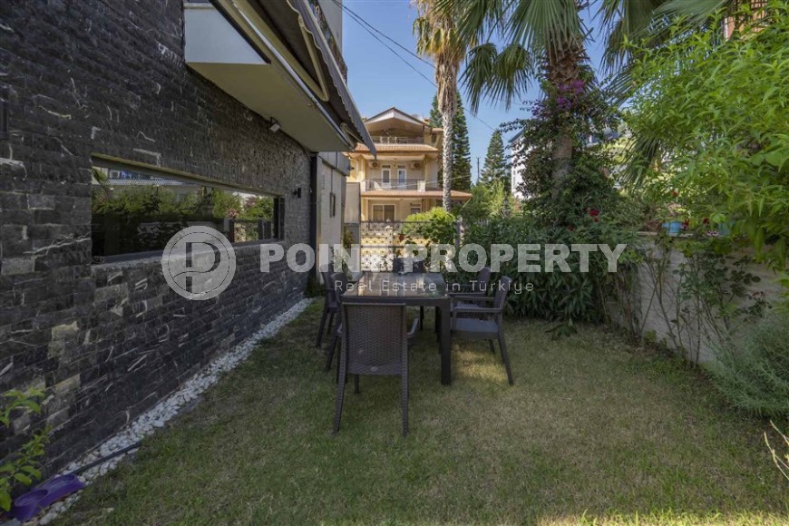 Современная трехэтажная вилла 2020 года постройки с бассейном и садом, в 200 метрах от моря-id-7845-фото-26