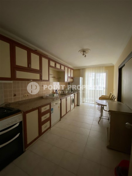 Отличный вариант для отдыха и жизни в центре Алании.  Апартаменты 4+1, 230м2. До моря 400м-id-1609-фото-3