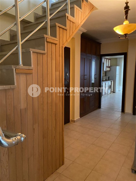 Отличный вариант для отдыха и жизни в центре Алании.  Апартаменты 4+1, 230м2. До моря 400м-id-1609-фото-5