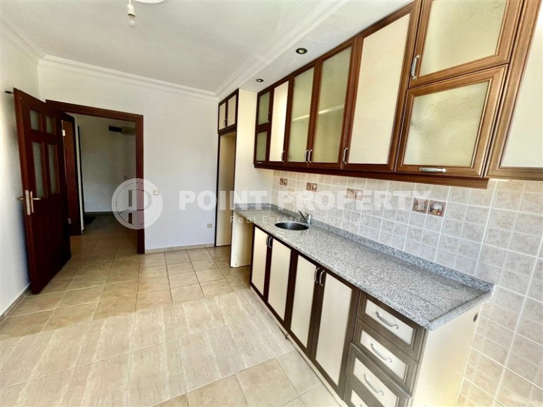 Просторная линейная квартира 3+1, общей площадью 140 м2, на 2-м этаже в резиденции 2010 года постройки-id-7848-фото-6