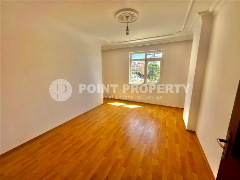 Просторная линейная квартира 3+1, общей площадью 140 м2, на 2-м этаже в резиденции 2010 года постройки-id-7848-фото-8