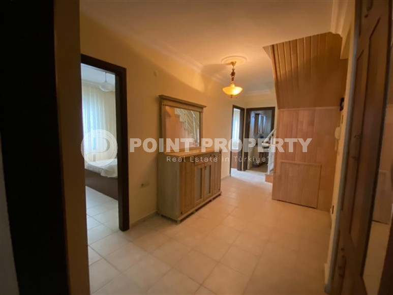 Отличный вариант для отдыха и жизни в центре Алании.  Апартаменты 4+1, 230м2. До моря 400м-id-1609-фото-7