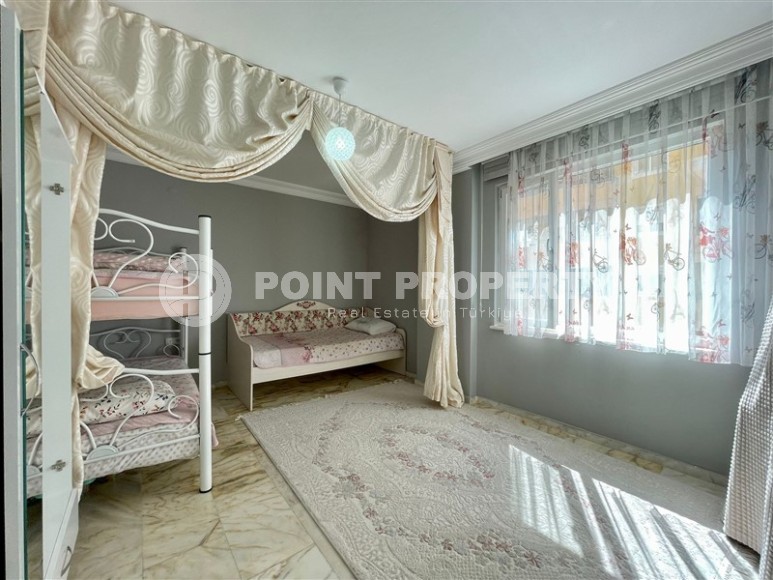 Comfortable 2+1 apartment with furniture and household appliances 300 meters from the sea, in the center of Mahmutlar-id-7849-photo-6