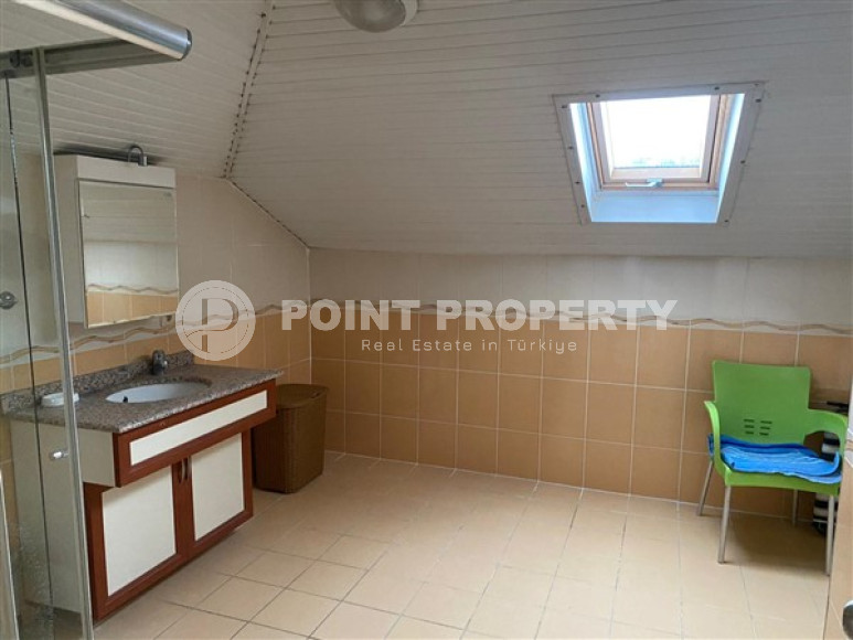 Отличный вариант для отдыха и жизни в центре Алании.  Апартаменты 4+1, 230м2. До моря 400м-id-1609-фото-10