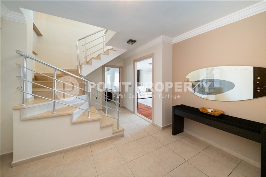 Modern two-level apartment 3+2, with a total area of 210 m2, in the center of a comfortable area of Alanya - Tosmur-id-7850-photo-10