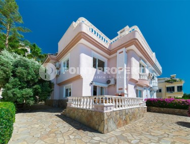 Panoramic three-storey villa with luxurious sea views, in a prestigious area of Alanya - Kargicak-id-7852-photo-1