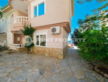 Панорамная трехэтажная вилла с роскошным видом на море, в престижном районе Аланьи - Каргыджак-id-7852-фото-2