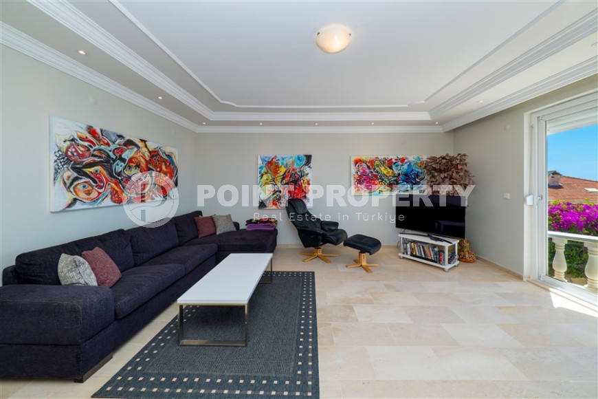 Панорамная трехэтажная вилла с роскошным видом на море, в престижном районе Аланьи - Каргыджак-id-7852-фото-4