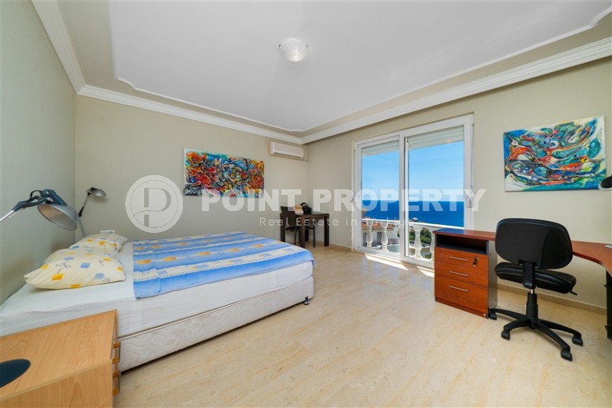 Панорамная трехэтажная вилла с роскошным видом на море, в престижном районе Аланьи - Каргыджак-id-7852-фото-12