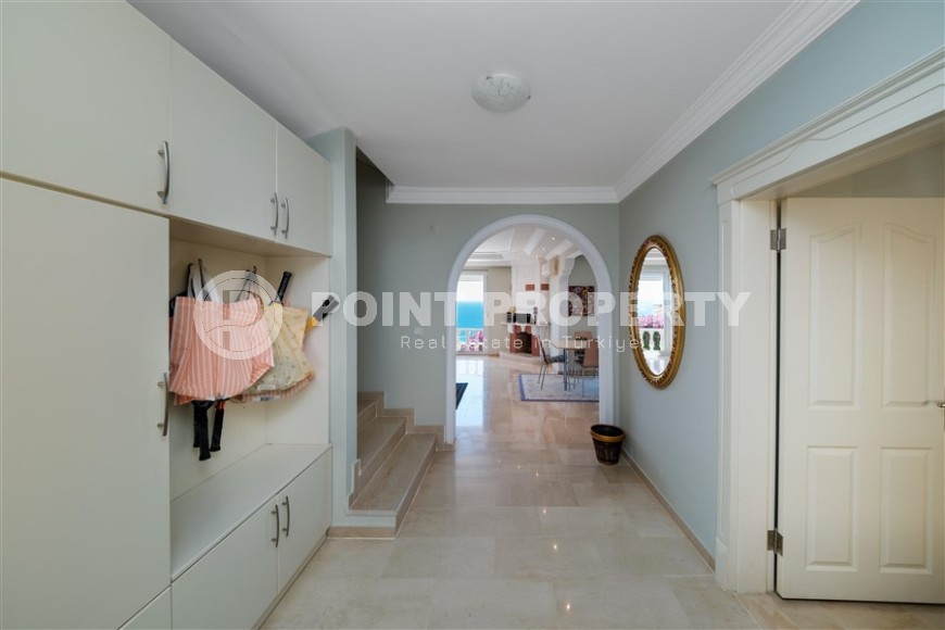 Панорамная трехэтажная вилла с роскошным видом на море, в престижном районе Аланьи - Каргыджак-id-7852-фото-14