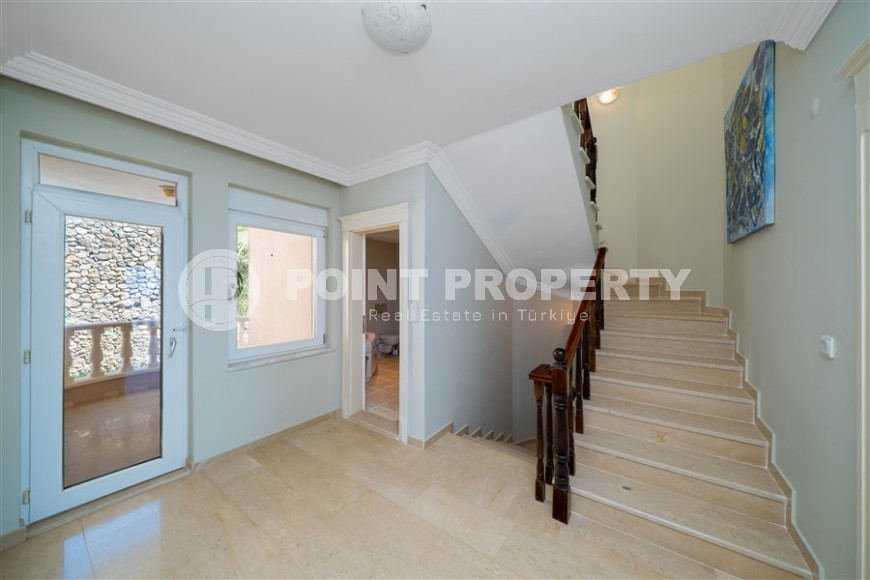 Панорамная трехэтажная вилла с роскошным видом на море, в престижном районе Аланьи - Каргыджак-id-7852-фото-17