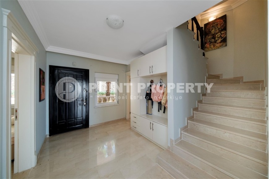 Панорамная трехэтажная вилла с роскошным видом на море, в престижном районе Аланьи - Каргыджак-id-7852-фото-18