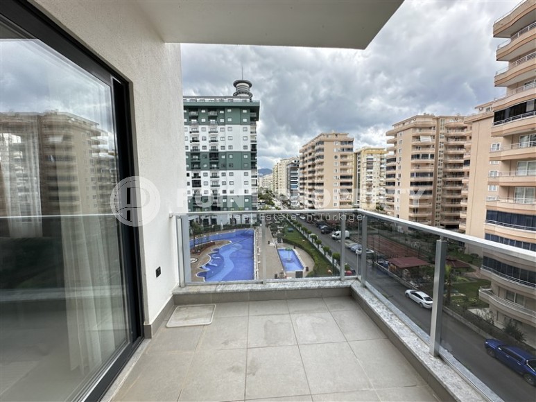Stylish apartment with modern design 550 meters from the sea, in the center of Mahmutlar-id-7864-photo-13