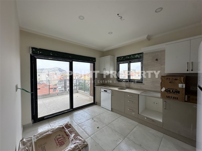 Новая квартира с чистовой отделкой на 2-м этаже в резиденции 2022 года постройки, в 1200 метрах от моря-id-7867-фото-2