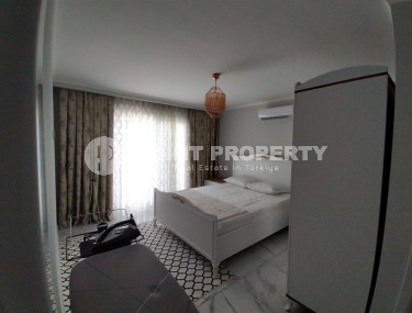 Просторная двухуровневая квартира с четырьмя спальными комнатами в 250 метрах от моря-id-7876-фото-3