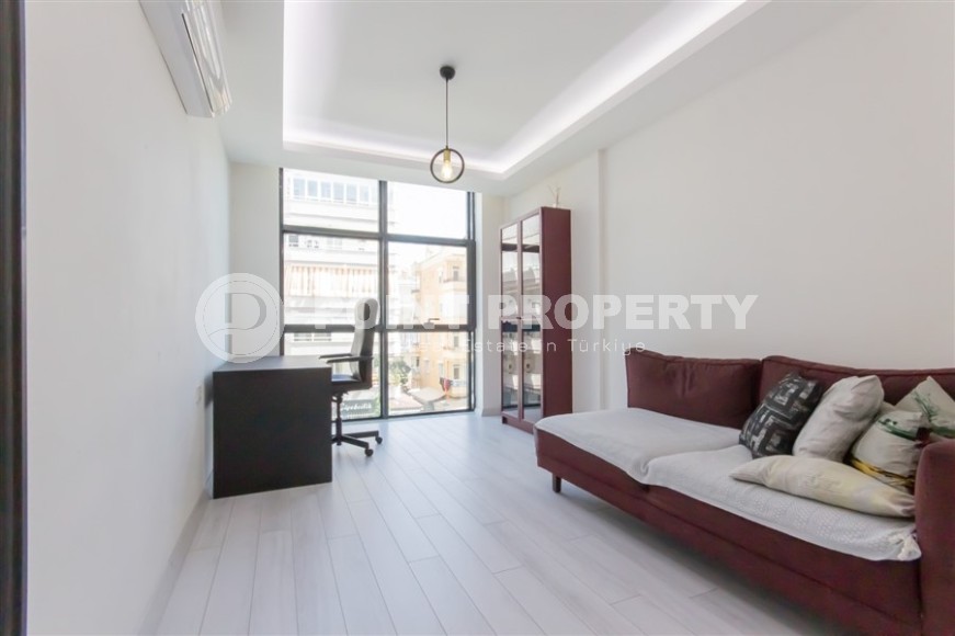 Comfortable 2+1 apartment with spacious glazed balconies in the center of Mahmutlar-id-7882-photo-5