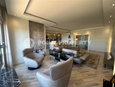 Panoramic two-level apartment on the 4th floor with an attic in the center of Oba district-id-7889-photo-2