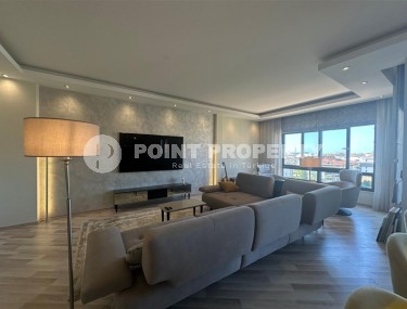 Panoramic two-level apartment on the 4th floor with an attic in the center of Oba district-id-7889-photo-3