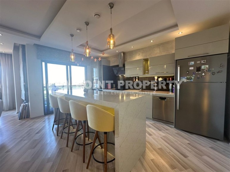 Panoramic two-level apartment on the 4th floor with an attic in the center of Oba district-id-7889-photo-7