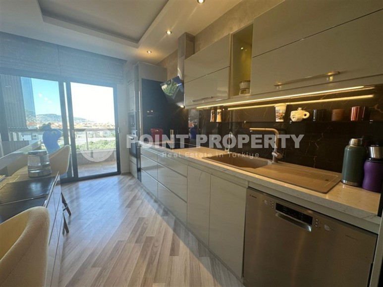 Panoramic two-level apartment on the 4th floor with an attic in the center of Oba district-id-7889-photo-8