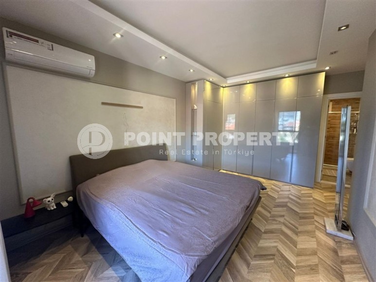 Panoramic two-level apartment on the 4th floor with an attic in the center of Oba district-id-7889-photo-10