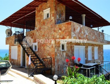 Двухэтажная вилла на самом берегу моря в живописном районе Аланьи - Демирташ-id-7891-фото-2