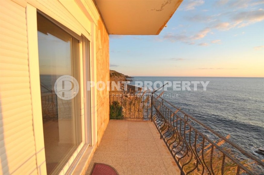 Двухэтажная вилла на самом берегу моря в живописном районе Аланьи - Демирташ-id-7891-фото-17