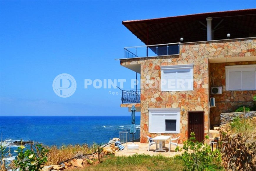 Двухэтажная вилла на самом берегу моря в живописном районе Аланьи - Демирташ-id-7891-фото-20