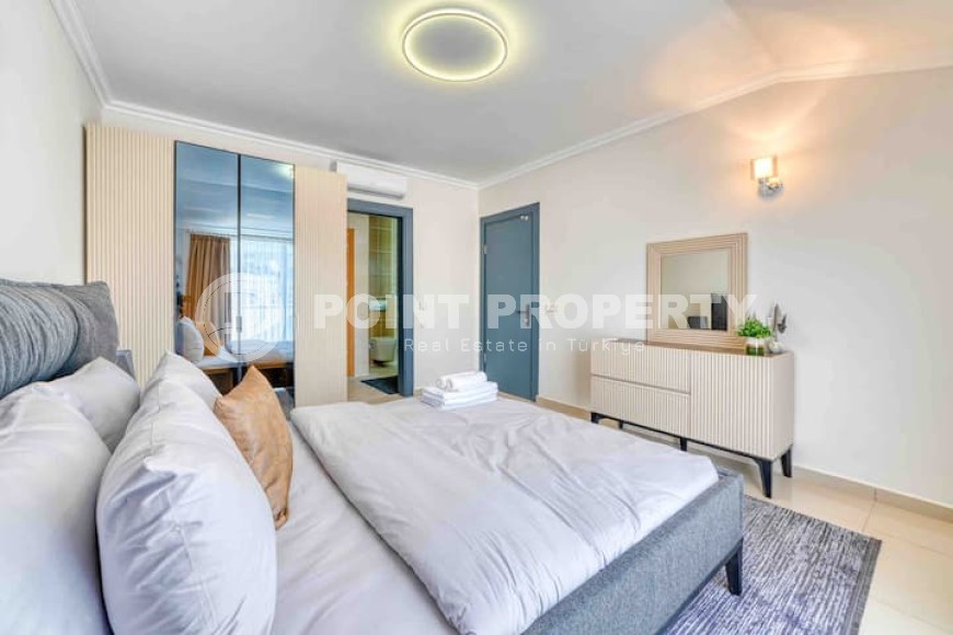 Atmospheric two-level apartment on the first line from the sea, near the famous Cleopatra Beach-id-7896-photo-7