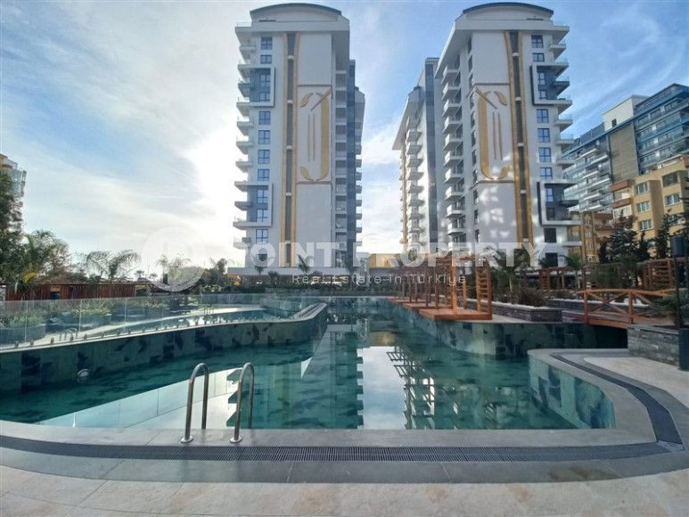 New apartment with a luxurious location on the first line from the sea, in the center of Mahmutlar-id-7901-photo-13