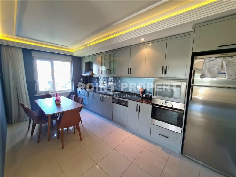 Просторная линейная квартира 3+1, общей площадью 168 м2, в нескольких минутах ходьбы от центра европейского района Аланьи - Оба-id-7905-фото-3