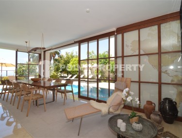 Атмосферная трехэтажная вилла в трех с половиной километрах от моря в престижном районе Аланьи - Бекташ-id-7916-фото-4