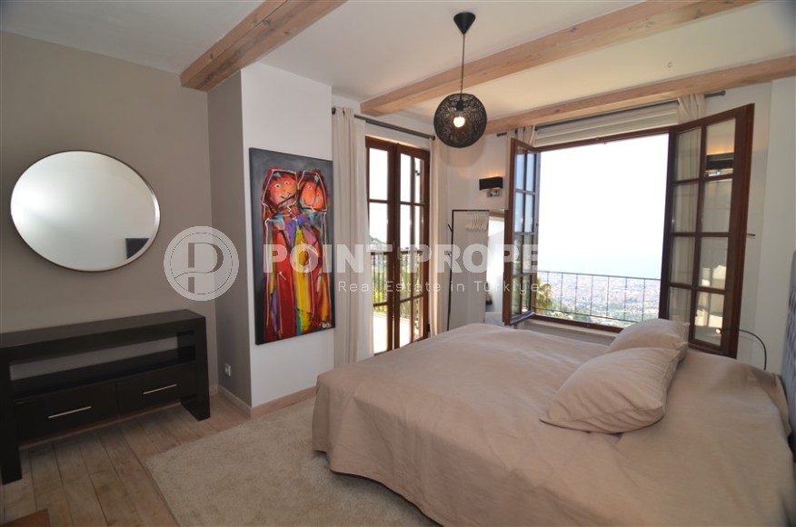 Atmospheric three-storey villa three and a half kilometers from the sea in the prestigious area of Alanya - Bektash-id-7916-photo-13