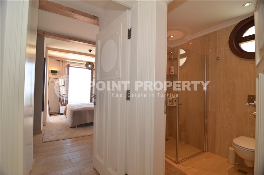 Atmospheric three-storey villa three and a half kilometers from the sea in the prestigious area of Alanya - Bektash-id-7916-photo-18