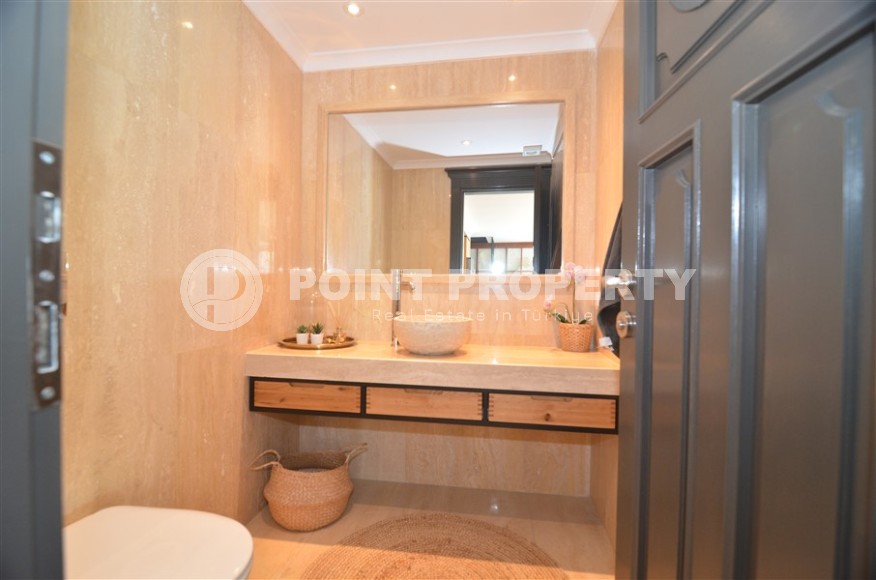 Atmospheric three-storey villa three and a half kilometers from the sea in the prestigious area of Alanya - Bektash-id-7916-photo-24