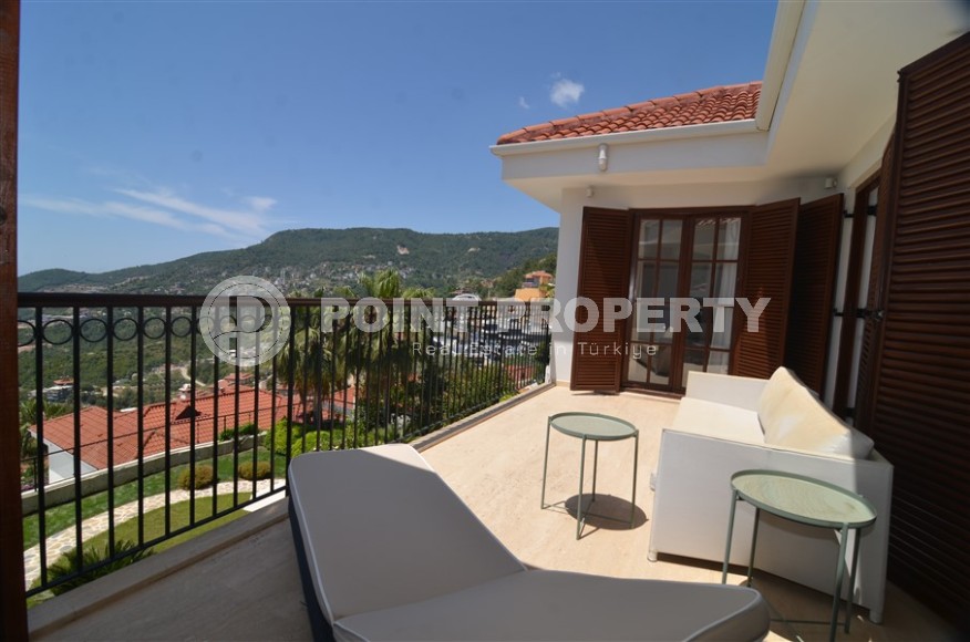 Atmospheric three-storey villa three and a half kilometers from the sea in the prestigious area of Alanya - Bektash-id-7916-photo-27