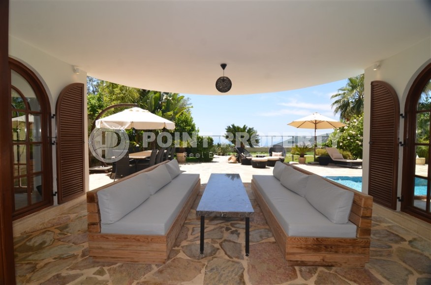 Atmospheric three-storey villa three and a half kilometers from the sea in the prestigious area of Alanya - Bektash-id-7916-photo-30