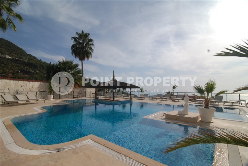 Atmospheric three-storey villa three and a half kilometers from the sea in the prestigious area of Alanya - Bektash-id-7916-photo-35