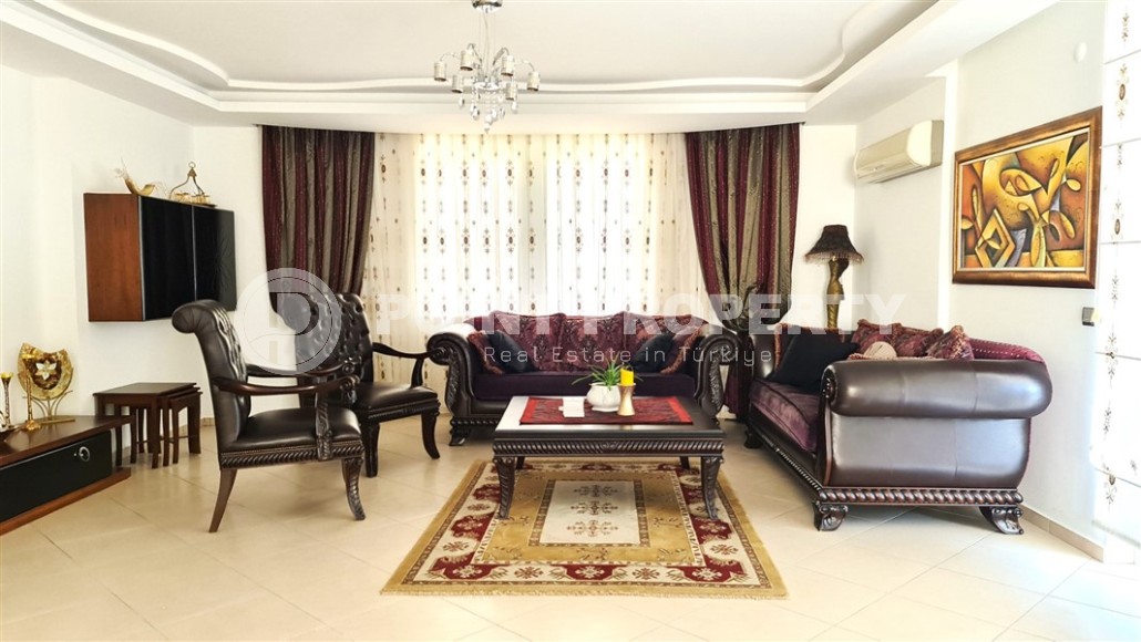 Большая двухуровневая квартира на 4-м этаже с мансардой в резиденции 2008 года постройки-id-7917-фото-3