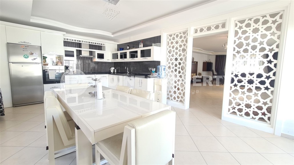 Большая двухуровневая квартира на 4-м этаже с мансардой в резиденции 2008 года постройки-id-7917-фото-8