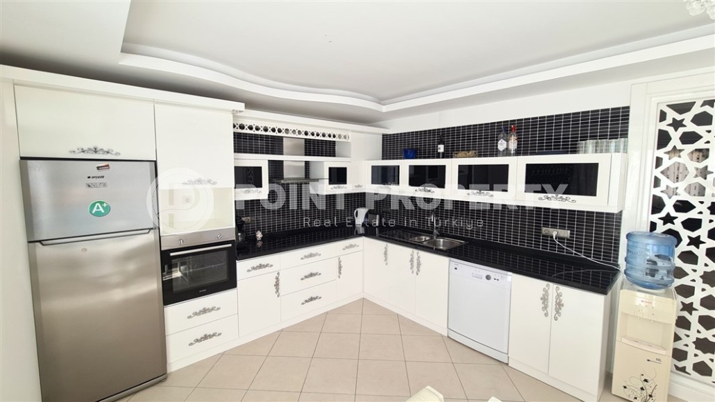 Большая двухуровневая квартира на 4-м этаже с мансардой в резиденции 2008 года постройки-id-7917-фото-9