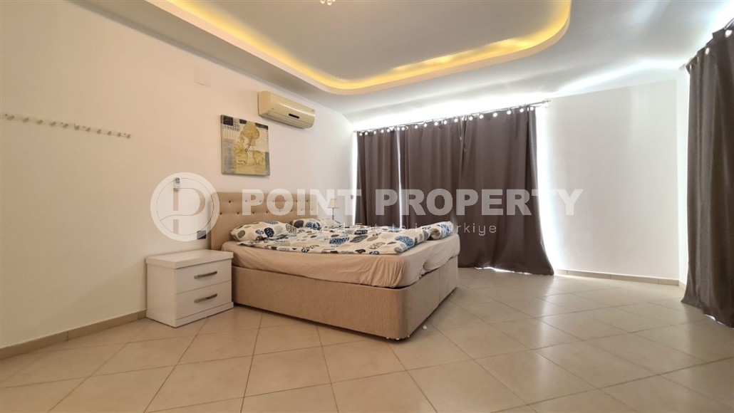 Большая двухуровневая квартира на 4-м этаже с мансардой в резиденции 2008 года постройки-id-7917-фото-13