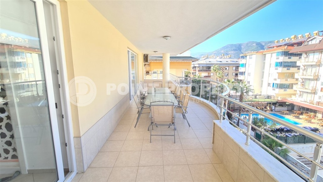 Большая двухуровневая квартира на 4-м этаже с мансардой в резиденции 2008 года постройки-id-7917-фото-20