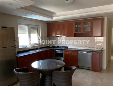 View four-room penthouse, 177m² in the heart of Alanya in a cozy residence with infrastructure-id-1617-photo-3
