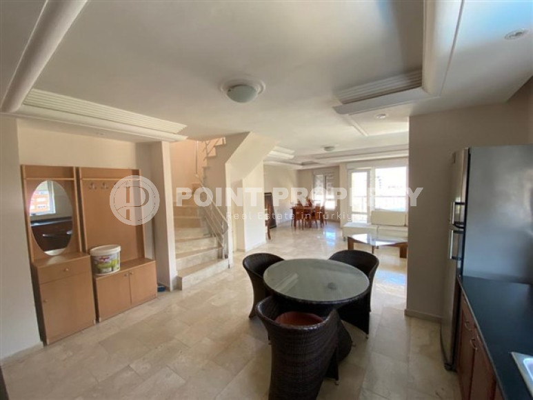 View four-room penthouse, 177m² in the heart of Alanya in a cozy residence with infrastructure-id-1617-photo-4