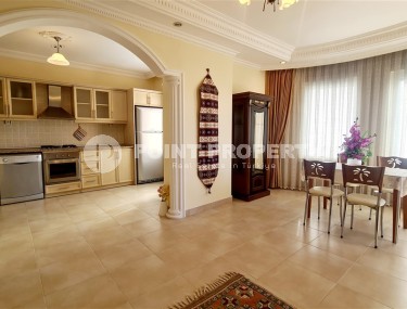 Furnished apartment 2+1 800 meters from the sea, within walking distance from the center of Alanya-id-7920-photo-3